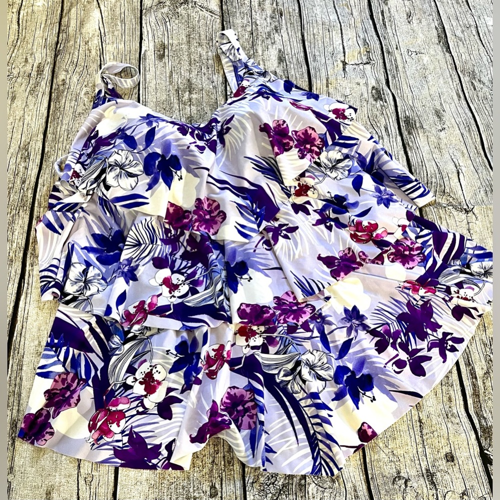 ⚡️3 for $30⚡️Swimsuits For All Tankini top + Ava & Viv swim shorts, size 24W